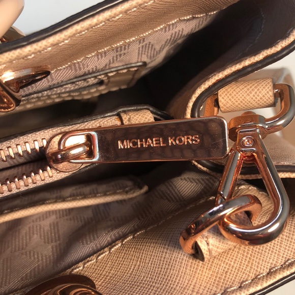 Michael Kors purse - Picture 8 of 8